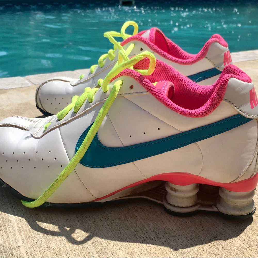 Nike shocks NEON